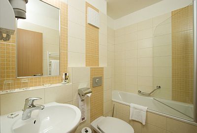 Mercure Budapest City Center - bathroom - Mercure hotel in Vaci street