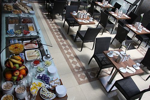 Restaurant of The Three Corners Hotel Bristol in Budapest - hotels in Budapest